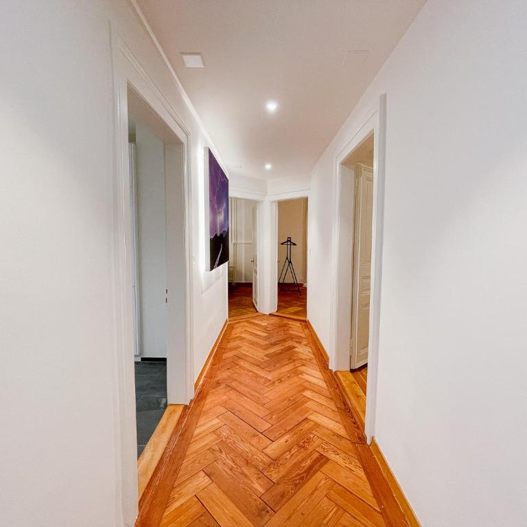 West Center 4 Bed Free Parking WiFi - Apartment mit 3 Schlafzimmern - 4