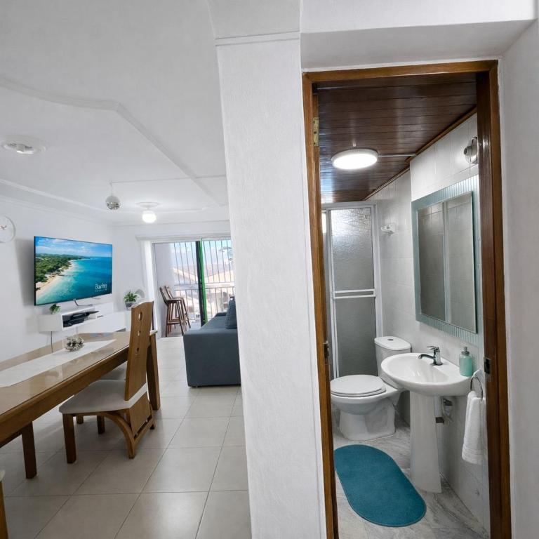 Apartamento privado los ejecutivos familiar Cartagena - Three-Bedroom Apartment - 13