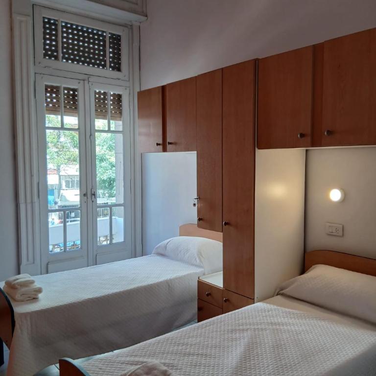 Pin-up hostel - Habitación Doble con baño privado - 2 camas - 2