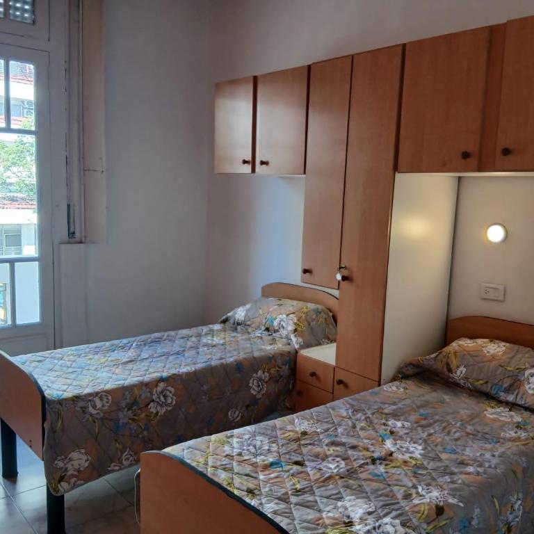 Pin-up hostel - Habitación Doble con baño privado - 2 camas - 2