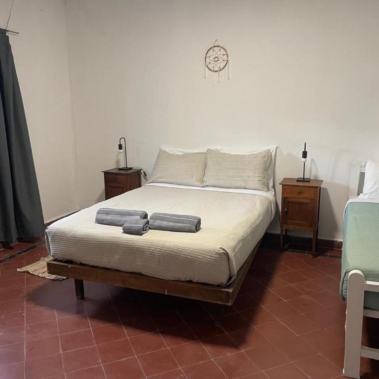 Catalina House - Triple Room with Private External Bathroom - 5