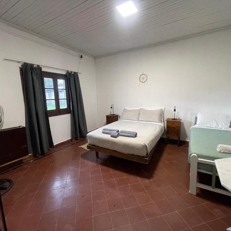 Catalina House - Triple Room with Private External Bathroom - 6