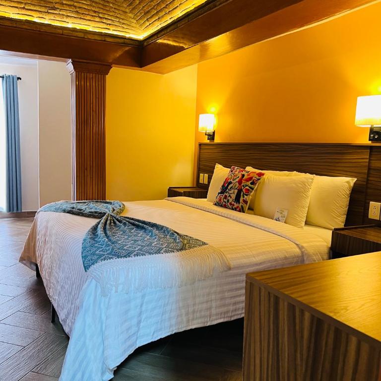 Suites del Jardín Principal - Junior Suite with Terrace - 1