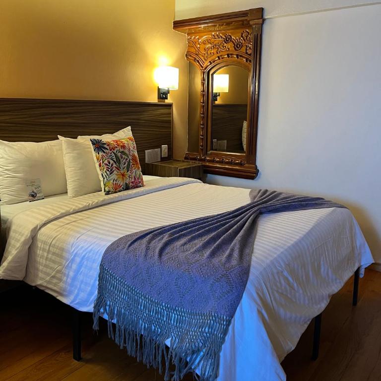 Suites del Jardín Principal - Deluxe Suite - 1