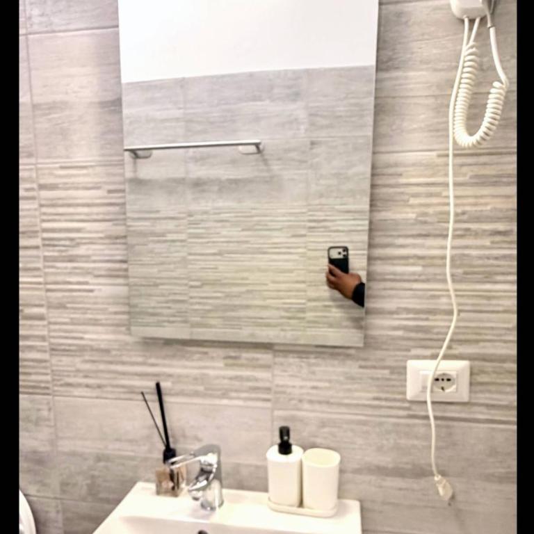 Bella Vista - Camera Familiare con Bagno Privato - 10