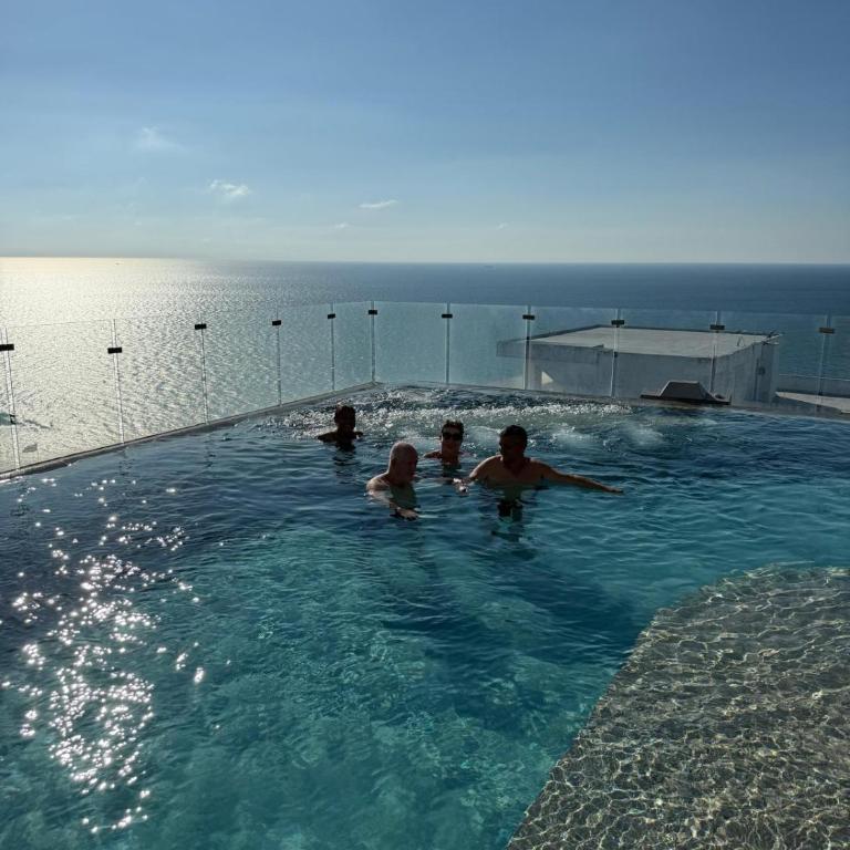 Beachfront Condo, Murano Centro 1- El Cabrero, Near Walled City, Airport Pick Up - Two-Bedroom Apartment - 5
