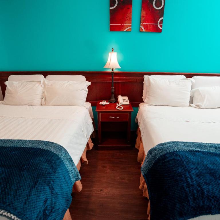 Quo Vadis Hotel - Twin Room with Private Bathroom - 2