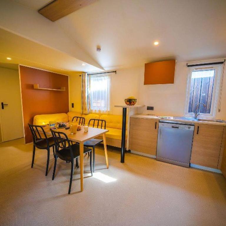 Mobil-home climatisé - Terrasse - 4 pers. - API-1-52-2187 - Mobile Home - 3