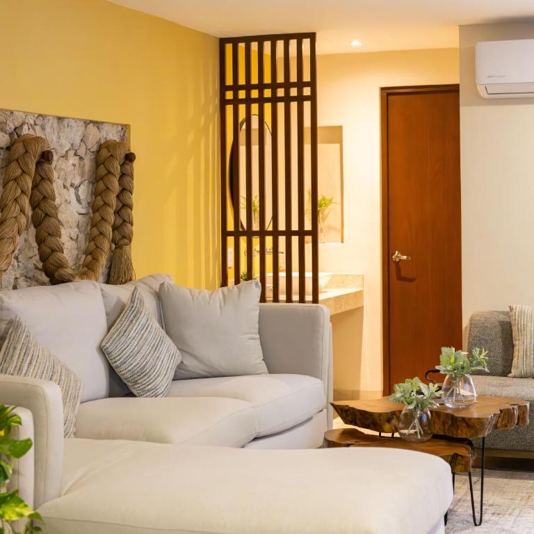 Casa Santian - Colonial Mansion near Paseo Montejo & Gastronomic Corridor - Villa with Private Pool - 21