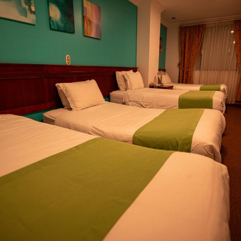 Quo Vadis Hotel - Quadruple Room with Private Bathroom - 6
