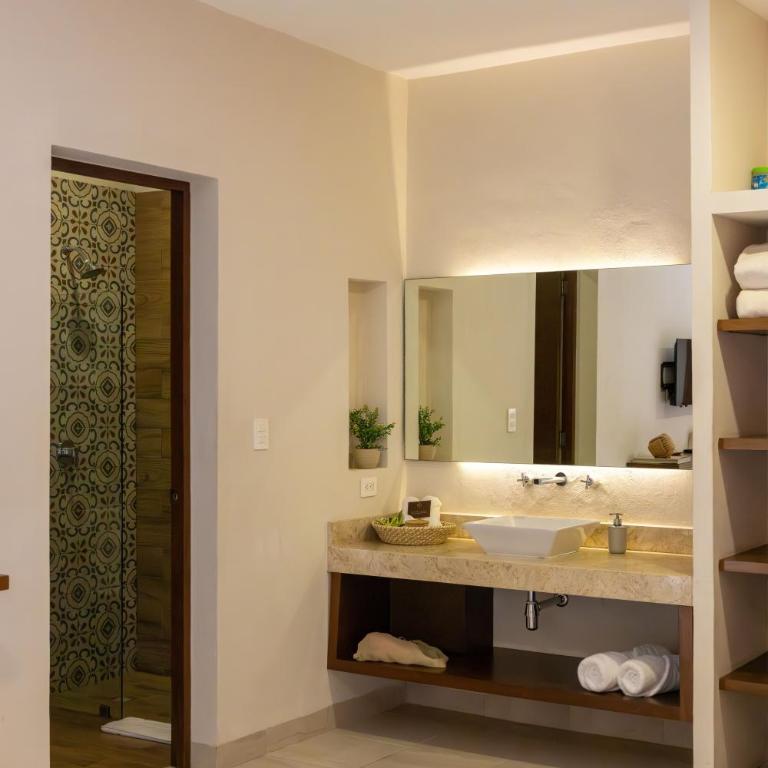 Casa Santian - Colonial Mansion near Paseo Montejo & Gastronomic Corridor - Villa with Private Pool - 91