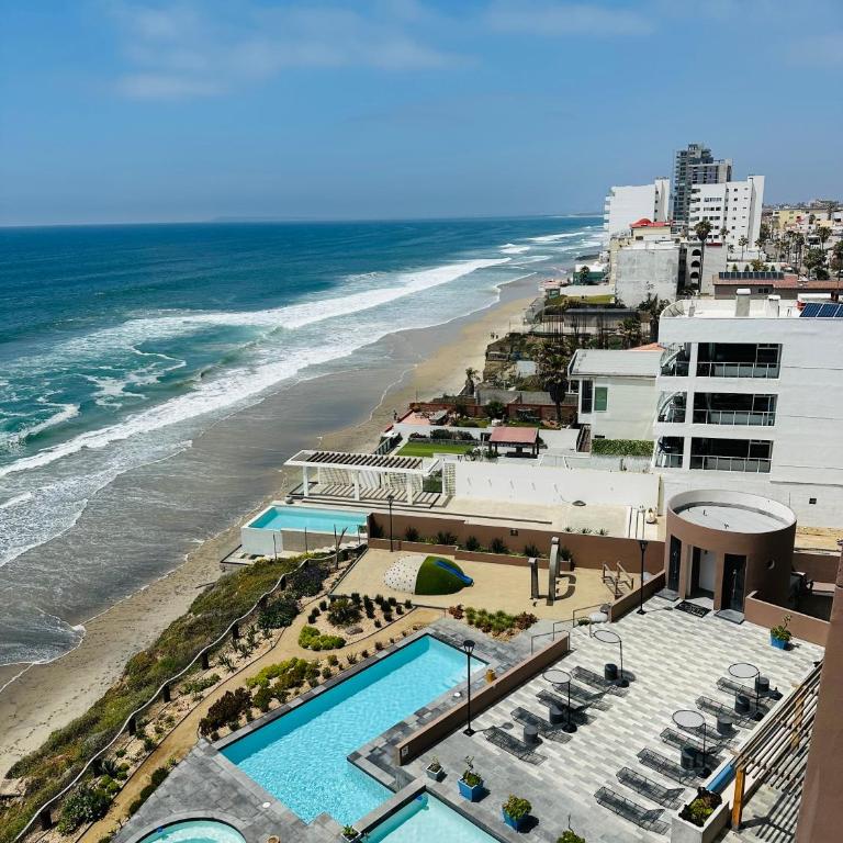 Beachfront paradise - Three-Bedroom Apartment - 4