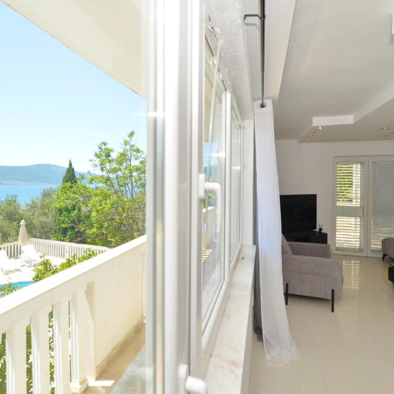 Zotina Residence - Two-Bedroom Apartment with Balcony and Sea View - 11