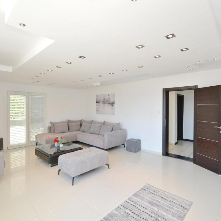 Zotina Residence - Two-Bedroom Apartment with Balcony and Sea View - 12