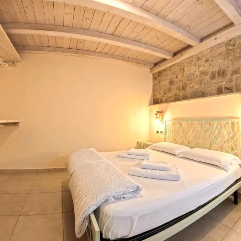 Villa Arianna Lake View Apartments with Pool - Ground Floor Apartment with Lake View - 20