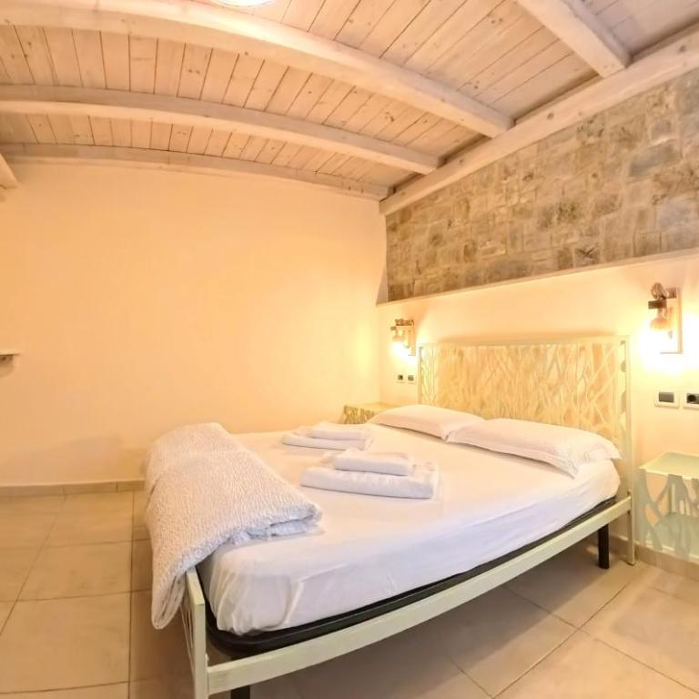 Villa Arianna Lake View Apartments with Pool - Ground Floor Apartment with Lake View - 18