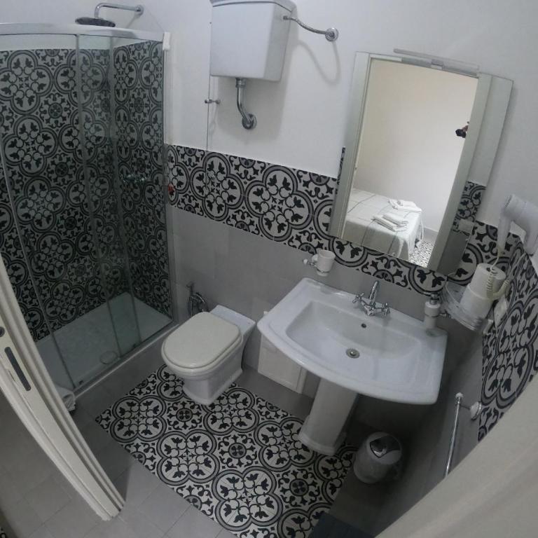 B&B Pepe Rosa Tropea - Classic Quadruple Room - 7