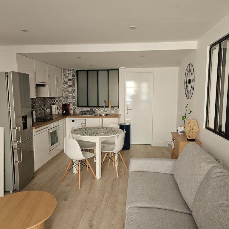 Saint-Martin, centre-ville, parking, terrasse - Appartement 1 Chambre - 2