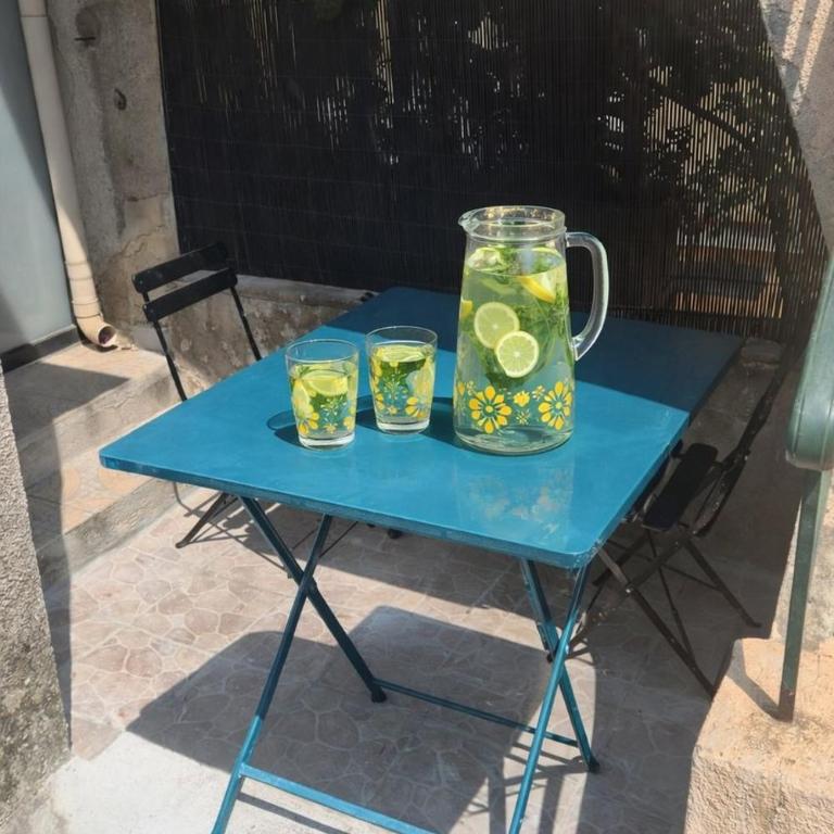 La Parenthèse Toulonnaise, Terrasse, studio 4 pers - Two-Bedroom Studio Apartment - 2