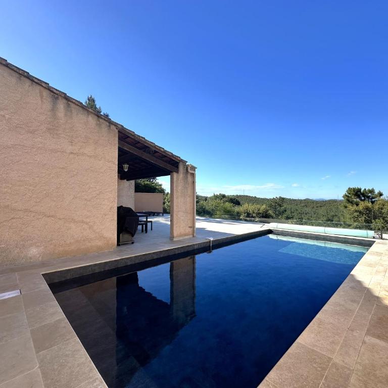Villa BOUGINVILLEES climatisée pour 12 personnes avec piscine chauffée et vue mer à La Londe-Les-Maures - Maison 6 Chambres - 3