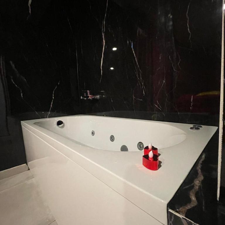 Apartamento con jardín y pequeña piscina privada para refrescarse - Double Room with Pool View - 1
