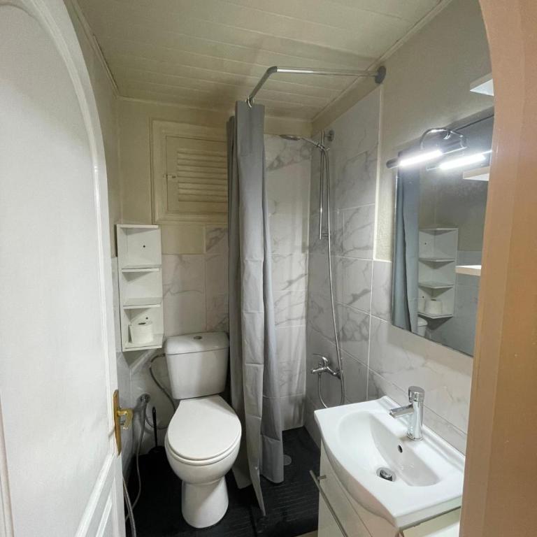 Apartamento con jardín y pequeña piscina privada para refrescarse - Double Room with Pool View - 17