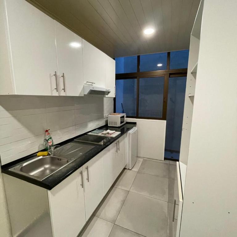 Apartamento con jardín y pequeña piscina privada para refrescarse - Double Room with Pool View - 21