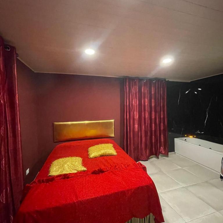 Apartamento con jardín y pequeña piscina privada para refrescarse - Double Room with Pool View - 14
