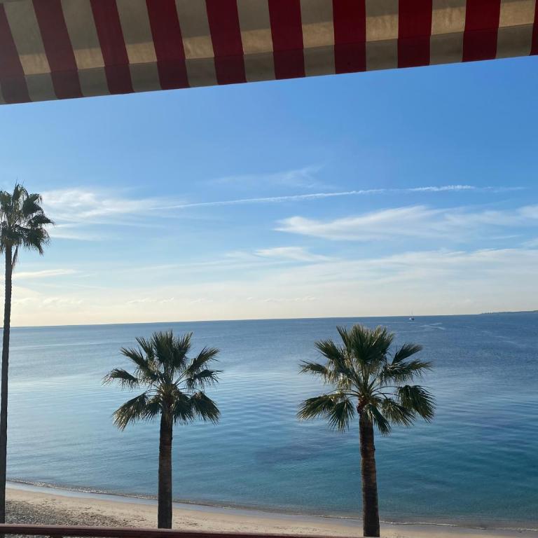 Beau studio front de mer Juan les pins vue mer exceptionnelle - Appartement - Vue sur Mer - 6