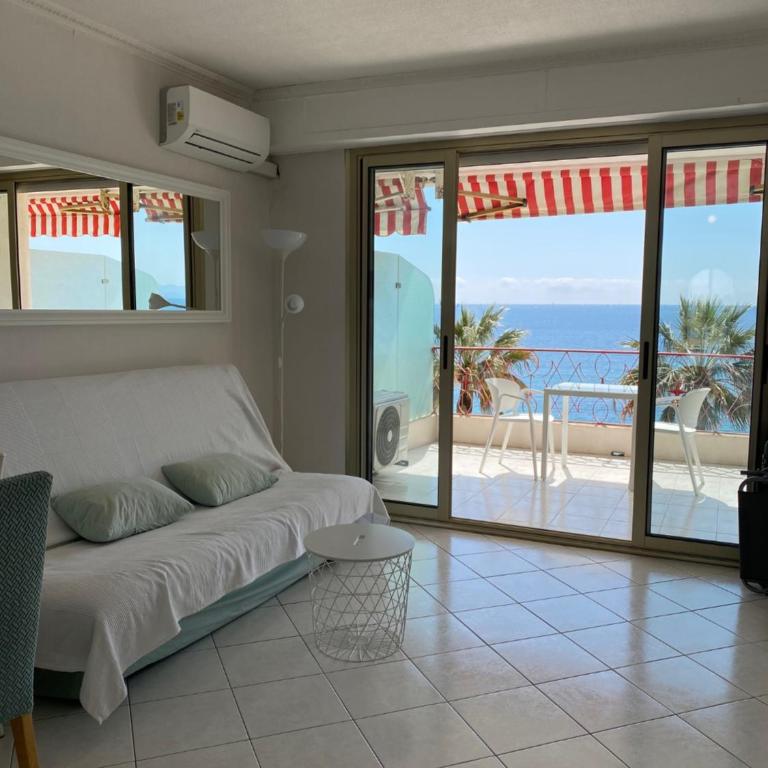 Beau studio front de mer Juan les pins vue mer exceptionnelle - Appartement - Vue sur Mer - 25