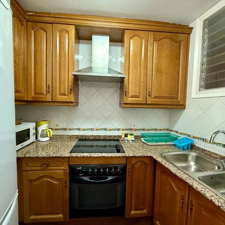 ApartEasy - 2bed with terrace next to the beach in Lloret - Apartamento de 2 dormitorios - 13