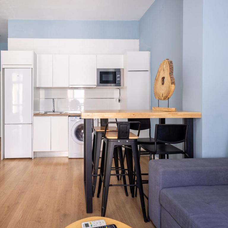 Carretería 5 - Apartamento Superior con balcón - 2