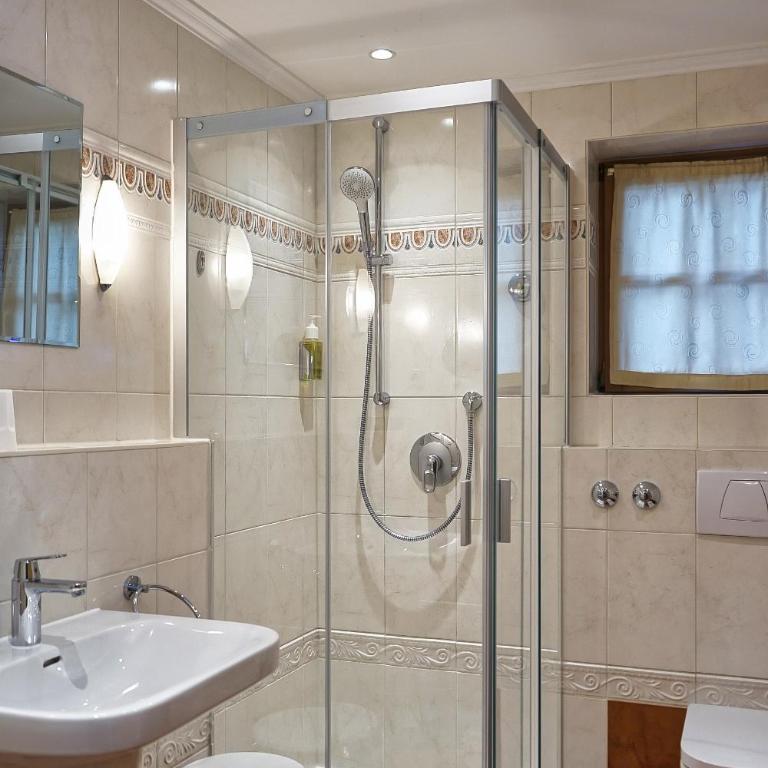 Landhotel Guglhupf - Classic Doppelzimmer - 4