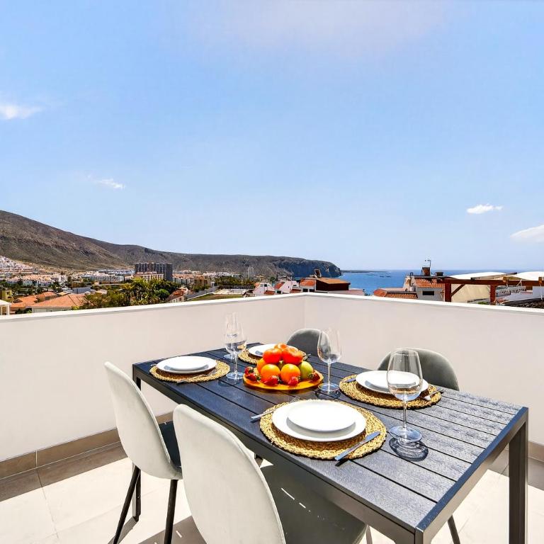 Sunny 2-bedroom duplex with terrace & ocean views in Los Cristianos - Apartamento de 2 dormitorios - 25
