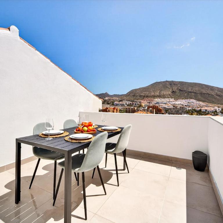 Sunny 2-bedroom duplex with terrace & ocean views in Los Cristianos - Apartamento de 2 dormitorios - 23