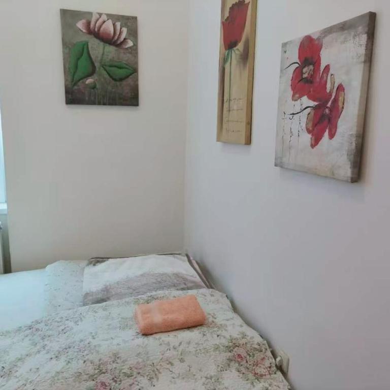 Marsala Family B&B - Single Room with Shared Shower and Toilet - 5