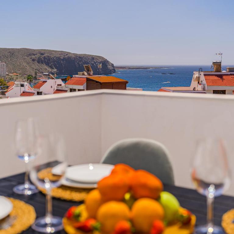 Sunny 2-bedroom duplex with terrace & ocean views in Los Cristianos - Apartamento de 2 dormitorios - 26