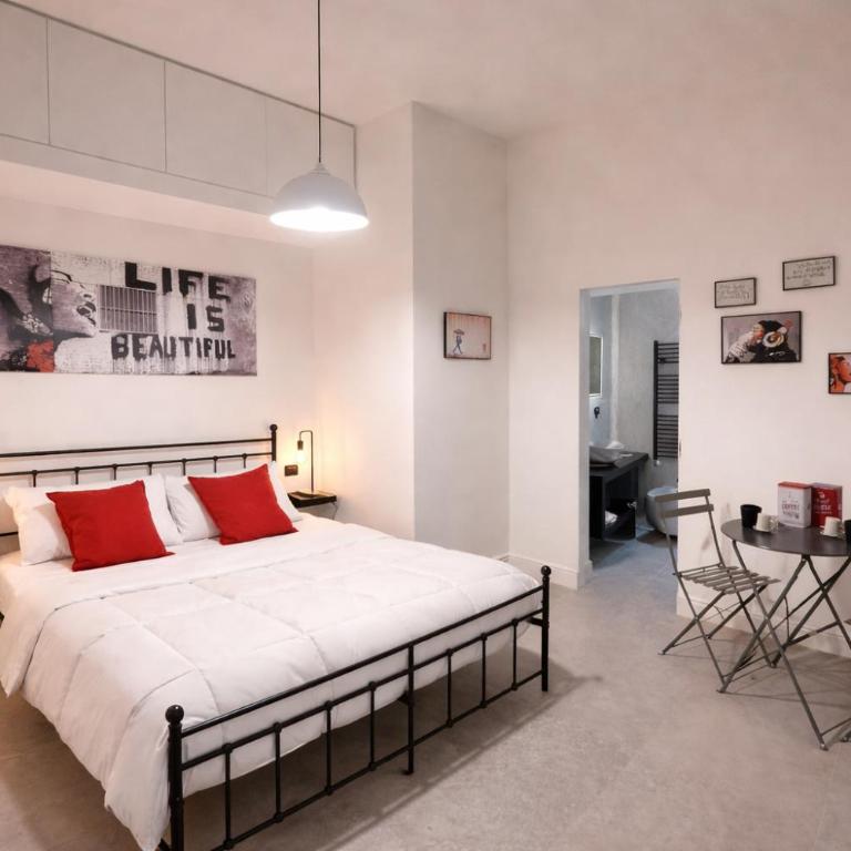 Cucunci Suite - Double Room with Park View - 21