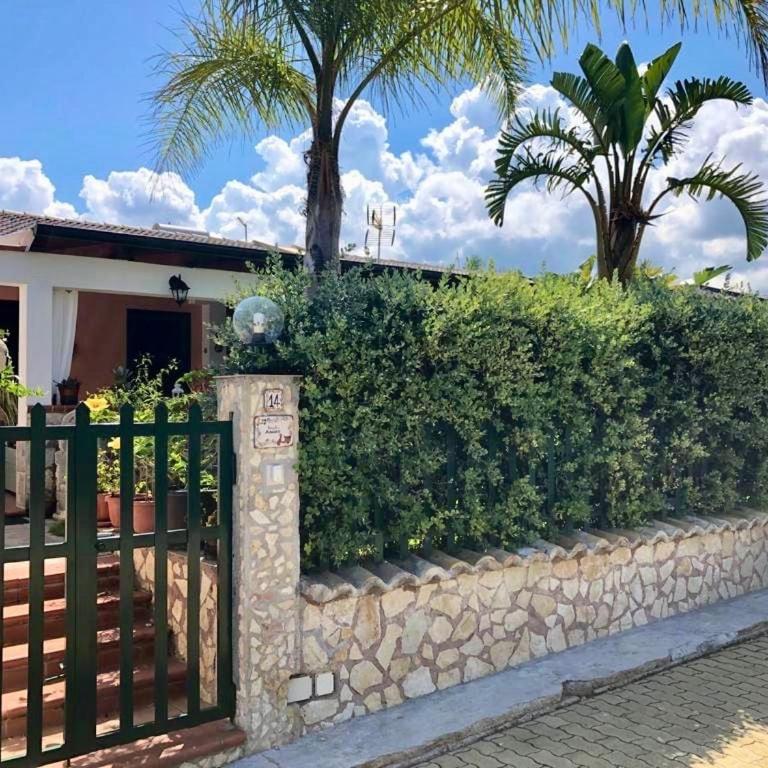 Steps from the Beach, Minutes from Cefalù - Casa con 3 Camere da Letto - 1
