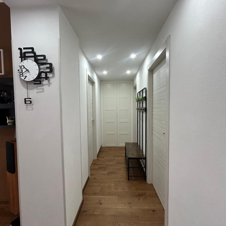 LB Central House - Appartamento con 2 Camere da Letto e Balcone - 33