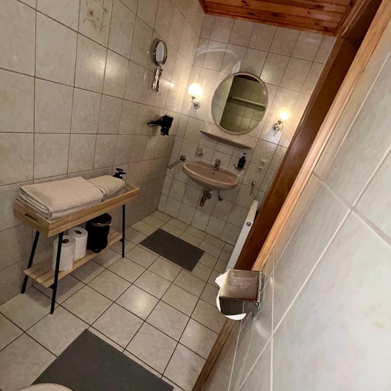 Pferdehof Almgut - Reiten für Kinder, Natur und Erholung nahe Salzburg - Apartment mit 2 Schlafzimmern - 6
