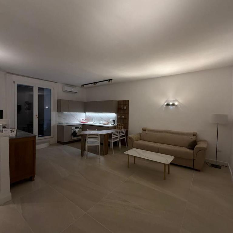 La Casa dietro l'Angolo, large two-room apartment in the center - Appartamento con 2 Camere da Letto - 6