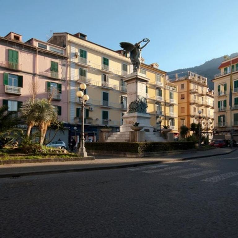 La Casa dietro l'Angolo, large two-room apartment in the center - Appartamento con 2 Camere da Letto - 13