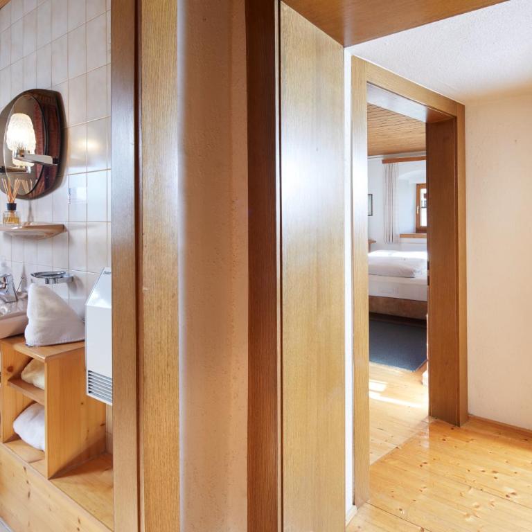 Pension Oberbräu - Familienzimmer mit Badewanne - 3