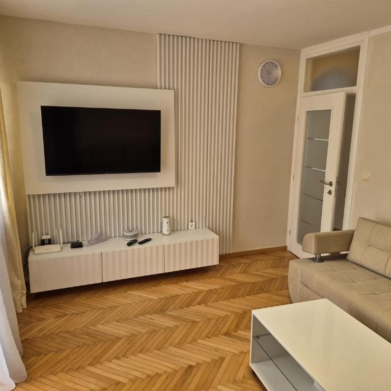 Amigo Apartment - One-Bedroom Apartment - 7