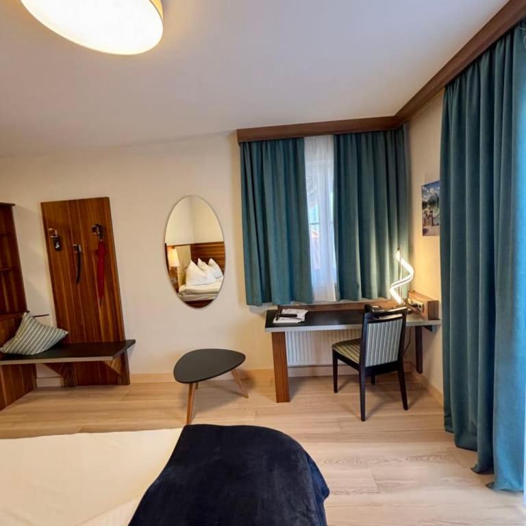Hotel Frauenschuh Cafè - Einzelzimmer mit Balkon - 2