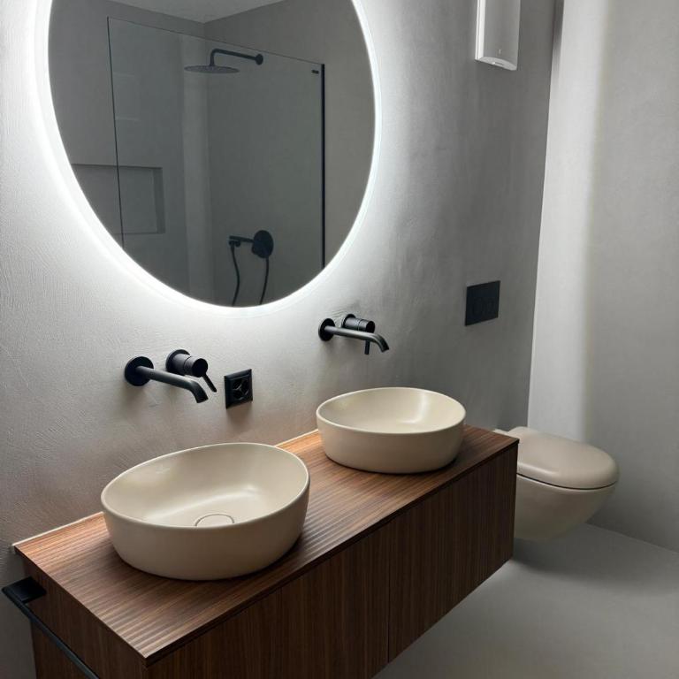 The Fam - Four-Bedroom Luxury Apartment - 5