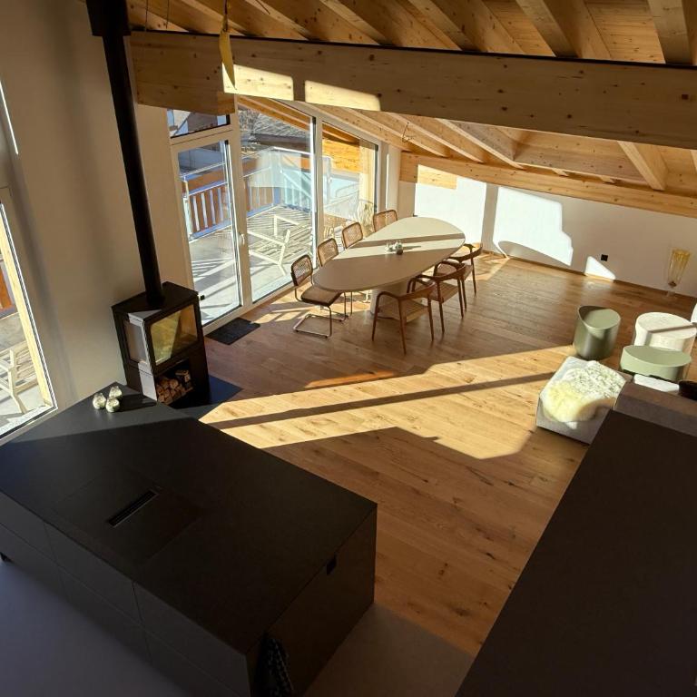 The Fam - Four-Bedroom Luxury Apartment - 12