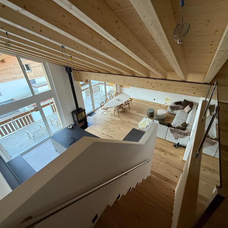 The Fam - Four-Bedroom Luxury Apartment - 15