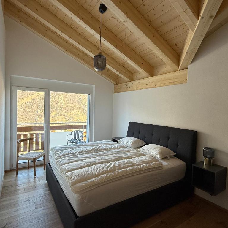 The Fam - Four-Bedroom Luxury Apartment - 19